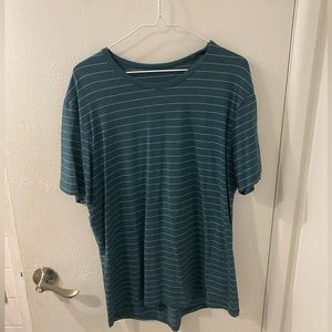 Men’s LuLulemon Shirt